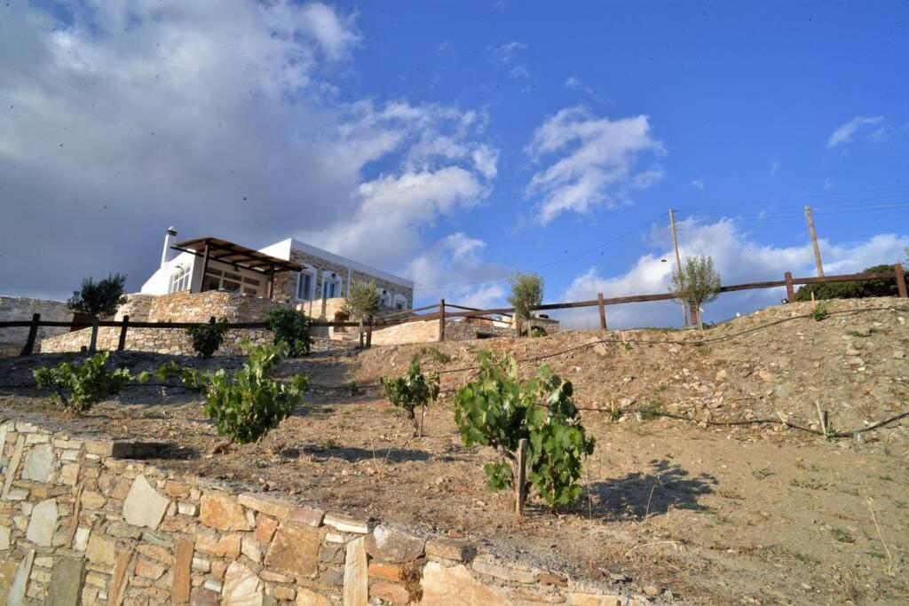 George Farmhouse Chrousa Buitenkant foto