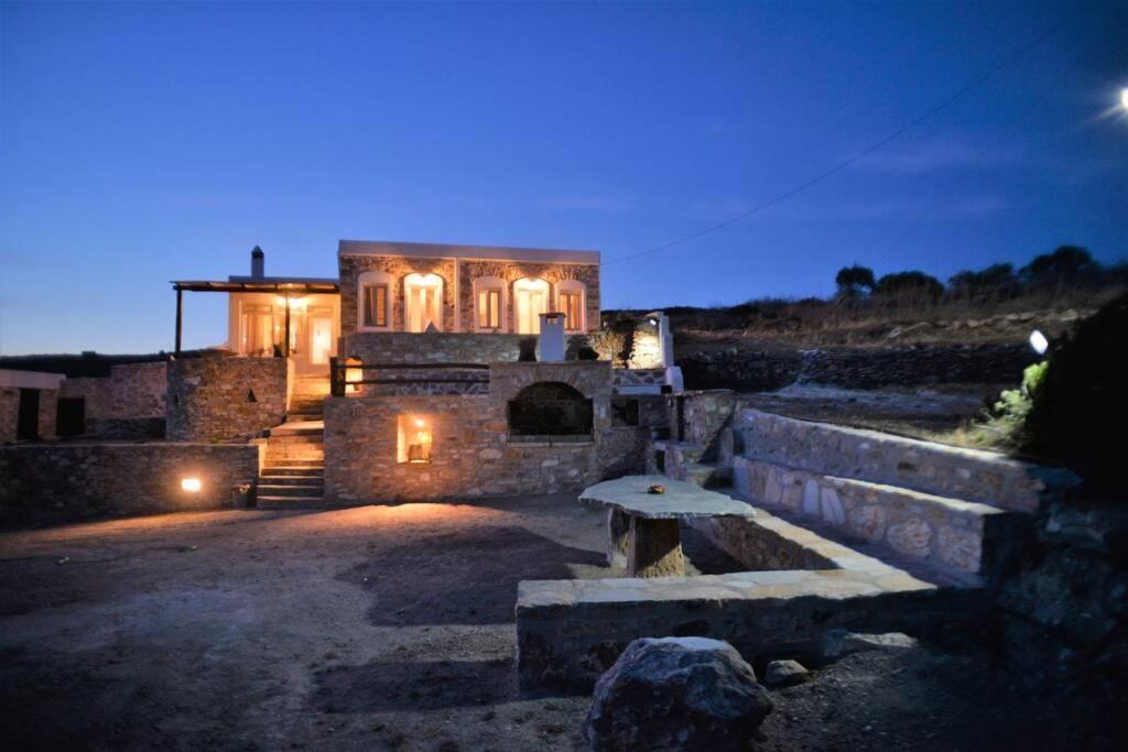 George Farmhouse Chrousa Buitenkant foto